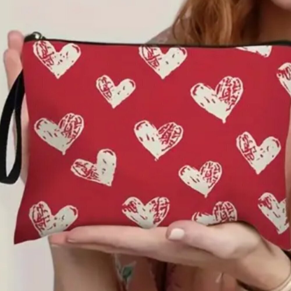 Chic Women's Makeup Bag with Heart Design